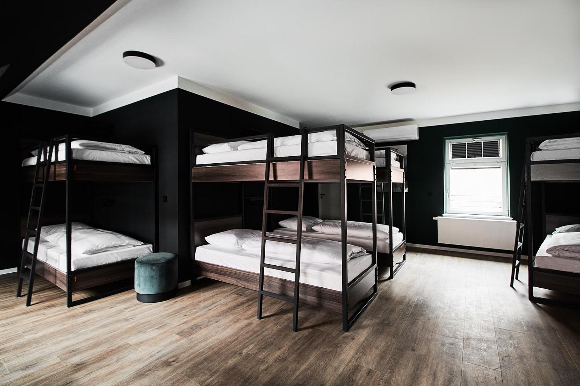 Bed 8-Bed Mixed Dormitory Room